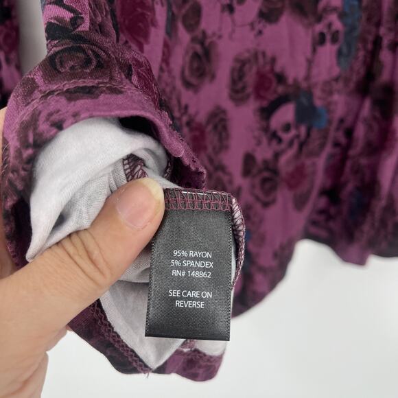 Torrid Super Soft Skull Rose Top Sz 1X Purple WhimsiGoth Grunge Long Sleeve Soft - Picture 10 of 11